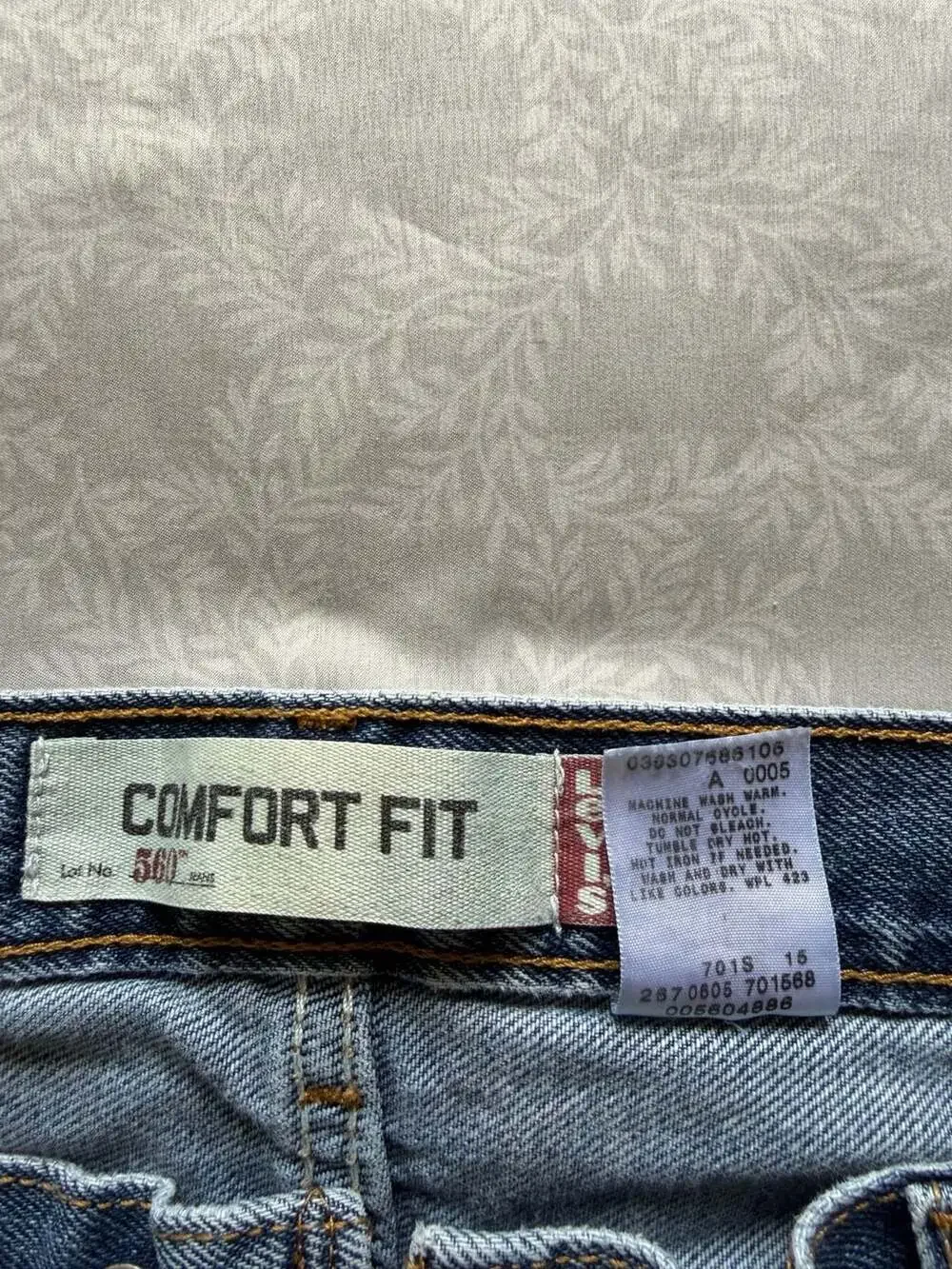 Vintage Y2K 2005 Levi's 560 Comfort Fit Baggy Tapered Jeans Blue Denim Men's